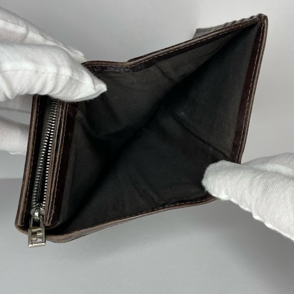 SOLD Vintage Fendi Wallet - Picture 9 of 13